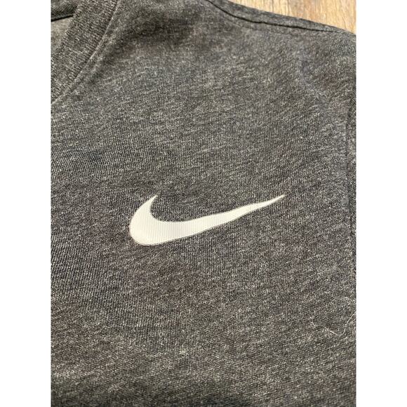 Nike Men’s Gray Athletic Cut T-Shirt Size Small - Picture 4 of 11